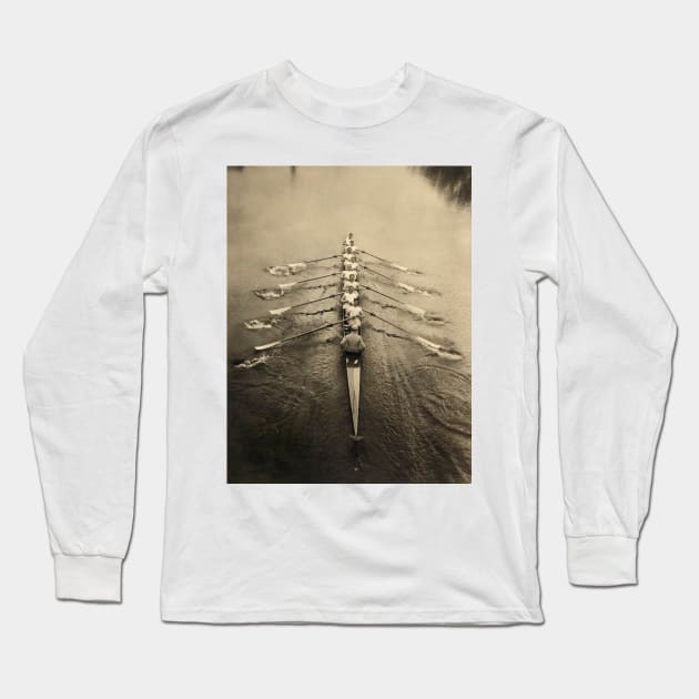 Rowing crew, early 20th century (C014/2048) Long Sleeve T-Shirt by SciencePhoto